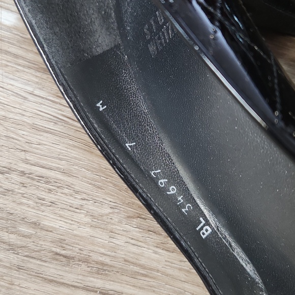 STUART WEITZMAN black patent heels - Picture 10 of 14